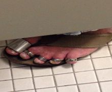 Quantum restroom Feets
